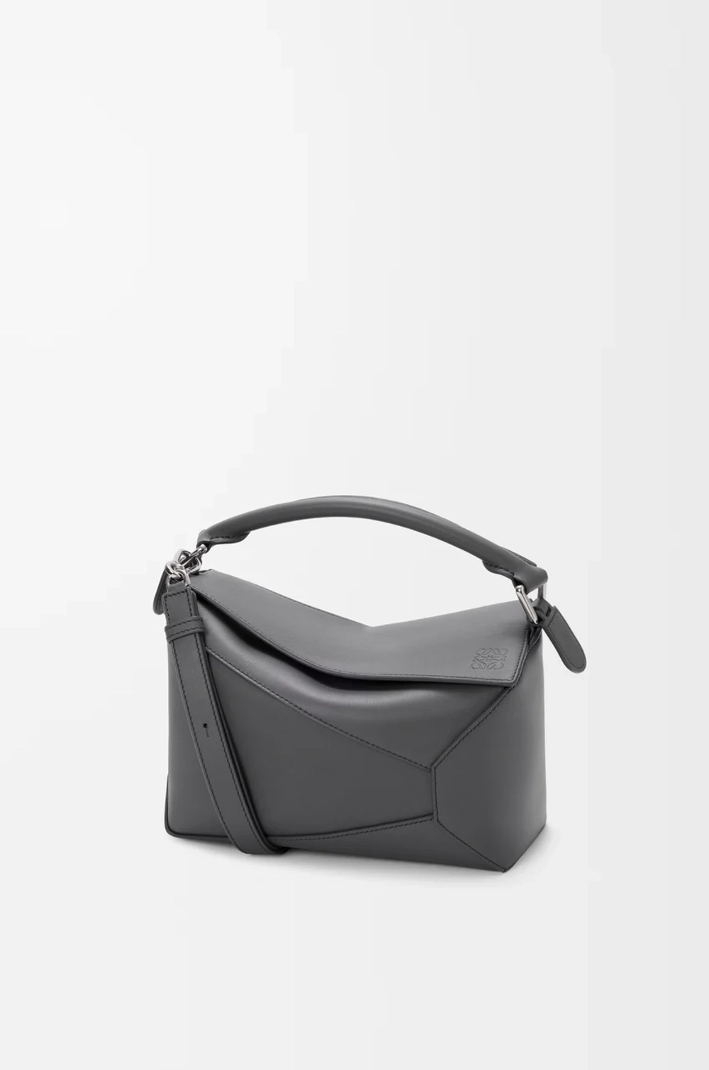 Loewe Маленькая сумка Puzzle Edge из классической телячьей кожи, темно-серый