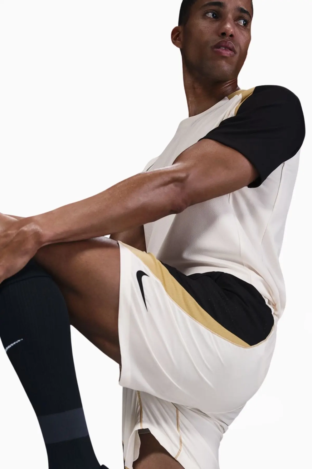 Шорты Nike Strike+