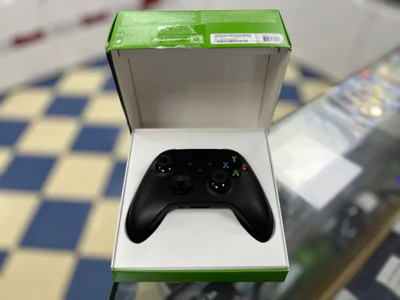 Беспроводной геймпад Xbox Series Wireless Controller Robot Black (Черный) Б/У