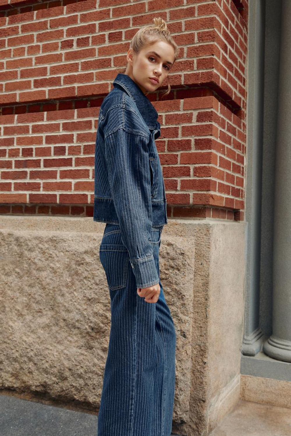 ZARA ДЖИНСОВАЯ КУРТКА Z1975 В ПОЛОСКУ, СИНИЙ
