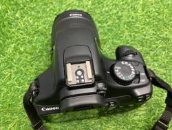 Canon 1100D Kit 18-55mm IS II ( 3800 кадров )