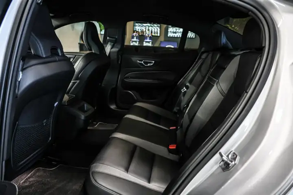 Volvo S60 2.0 B4 Mild R-Design