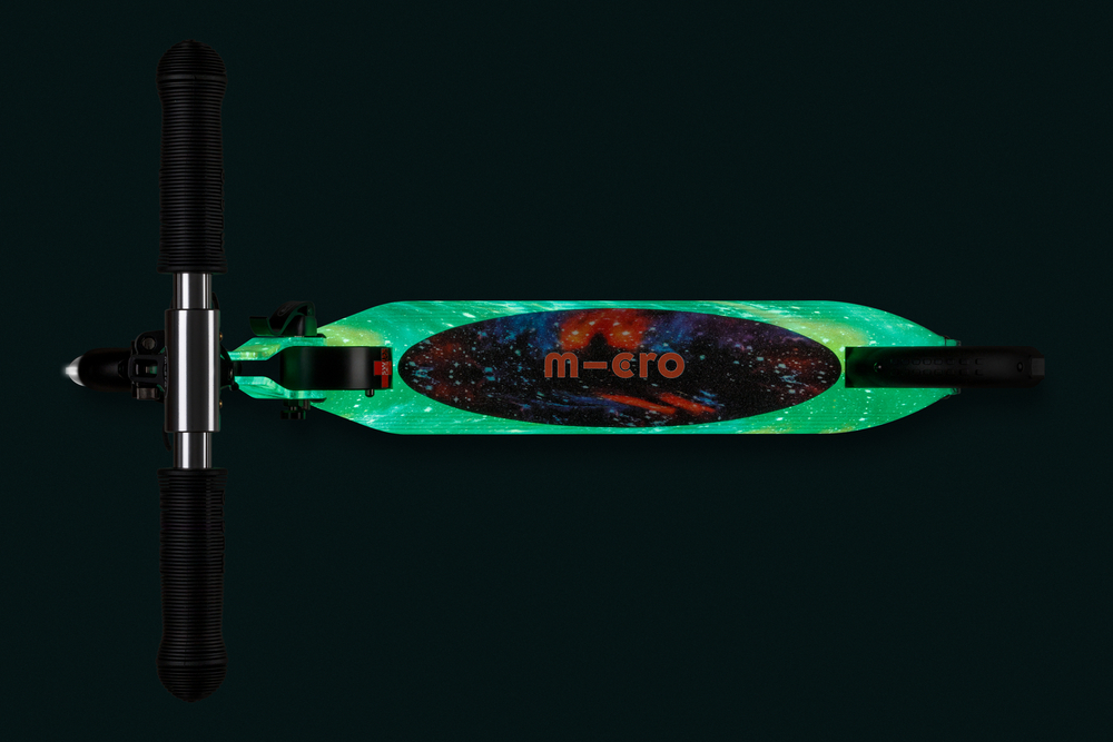 Самокат Micro Sprite Glow (светится в темноте) LED, Art Млечный путь