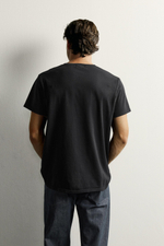 ФУТБОЛКА RELAXED FIT С V-ОБРАЗНЫМ ВЫРЕЗОМ — ZARA