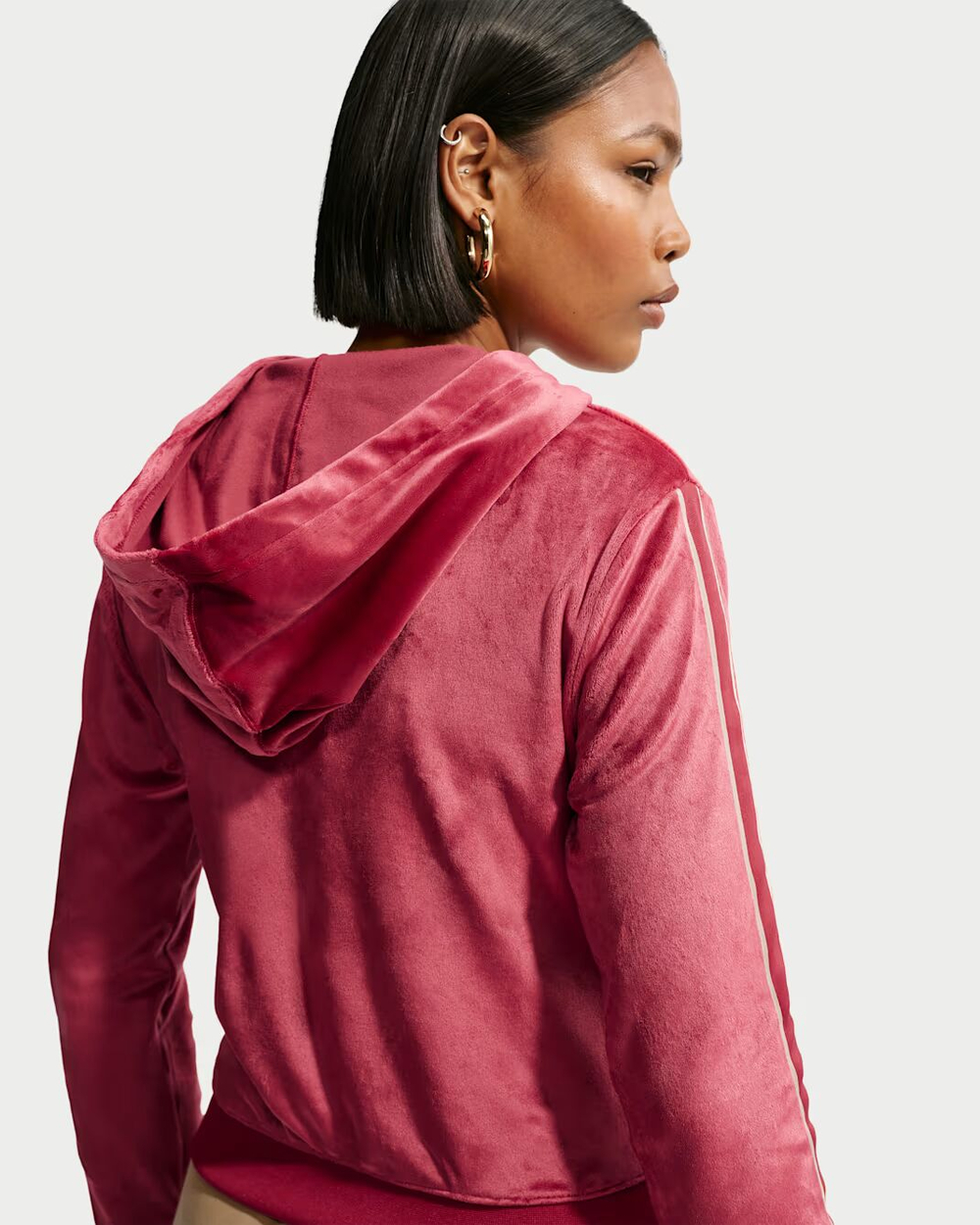 Nike Sportswear Женская кофта с капюшоном, длинными рукавами и застежкой-молнией по всей длине - NIKE