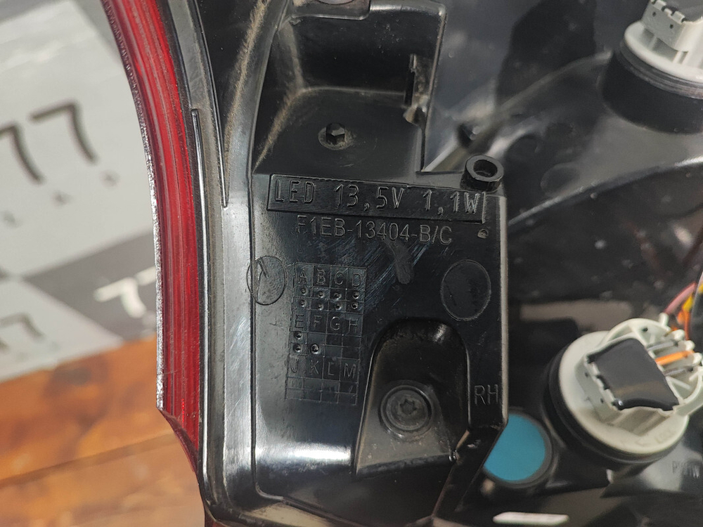 Фонарь задний правый Ford Focus 3 14-19 Б/У Оригинал 1893908