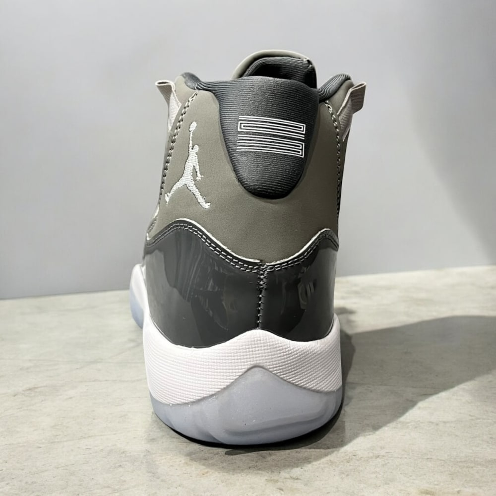 Nike Air Jordan 11 • Retro Cool Grey