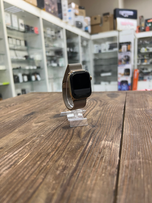 Б/у Apple Watch S10 42mm Titanium Gold