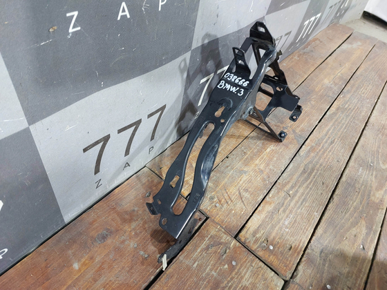 Кронштейн фары правый BMW 3-Series (F30) 11-20 Б/У Оригинал 51647245792