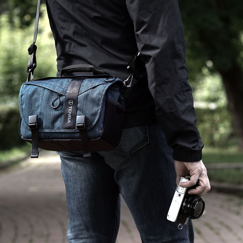 Tenba DNA Messenger 8 Cobalt