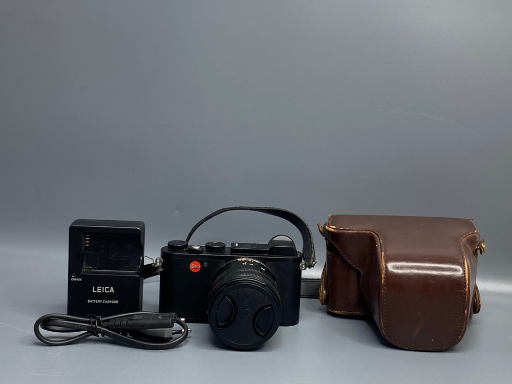 Leica CL Kit + Vario-Elmar-TL 18–56mm