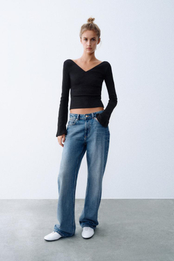 ZARA ФУТБОЛКА В РУБЧИК С V-ОБРАЗНЫМ ВЫРЕЗОМ, ЧЕРНЫЙ