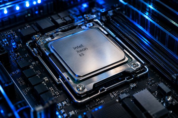 Процессоры Intel E5-2600 v1: полный список моделей всей серии и их актуальность в 2026 году Процессоры Intel E5-2600 v1: полный список моделей всей серии и их актуальность в 2026 году