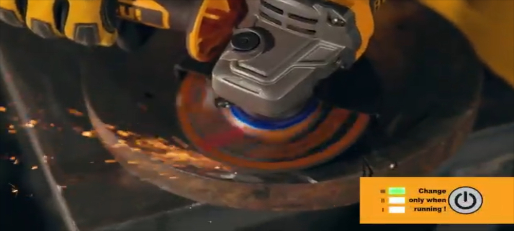 Аккумуляторная угловая шлифовальная машина (УШМ) INGCO CAGLI271532 INDUSTRIAL 20 В 115 мм 2x4 Ач
