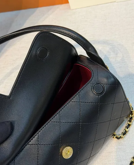 Клатч Chanel With Chain Métiers d’art 2026