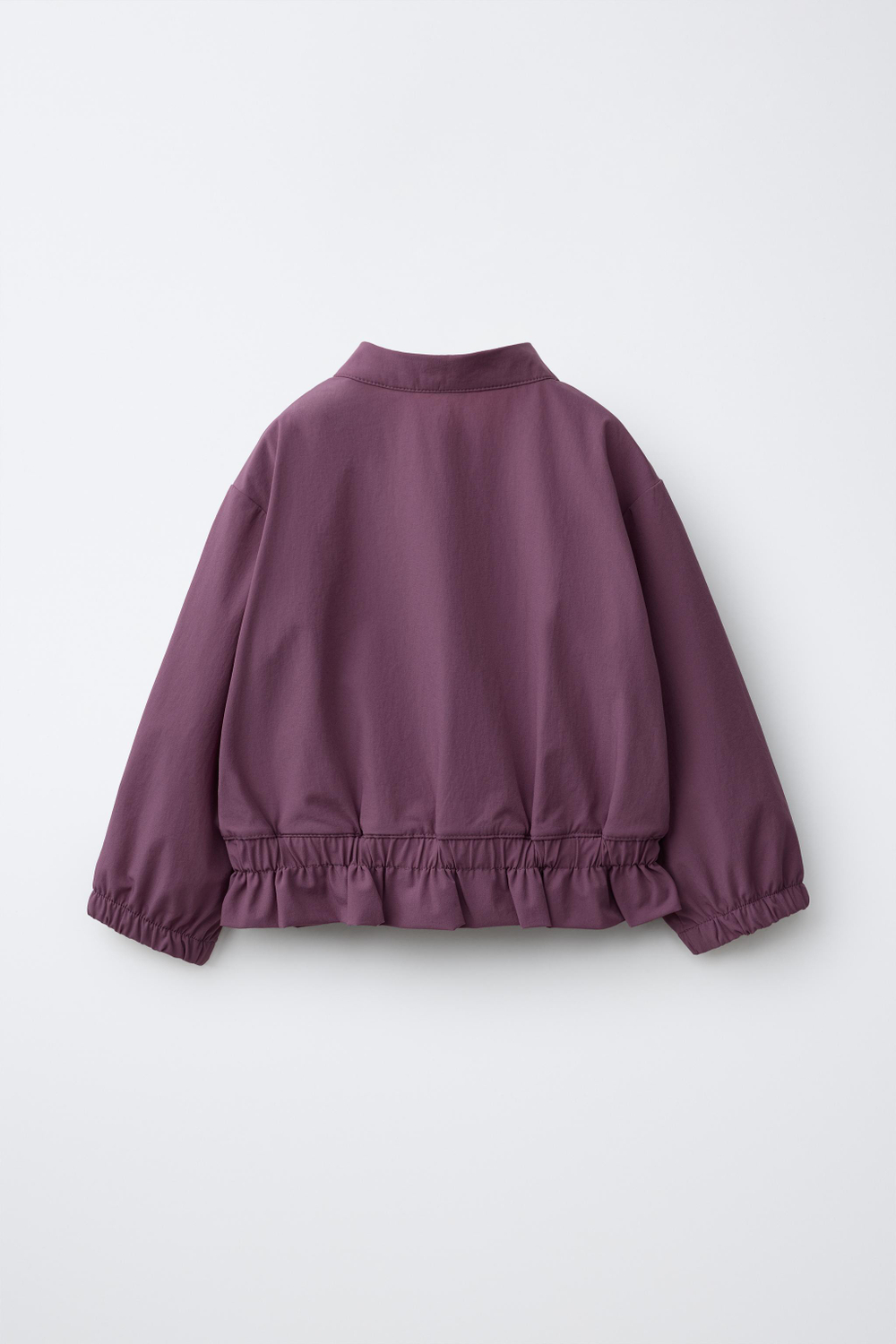 ZARA КУРТКА ИЗ ТЕХНИЧЕСКОЙ ТКАНИ С ОБОРКОЙ, БАКЛАЖАННЫЙ