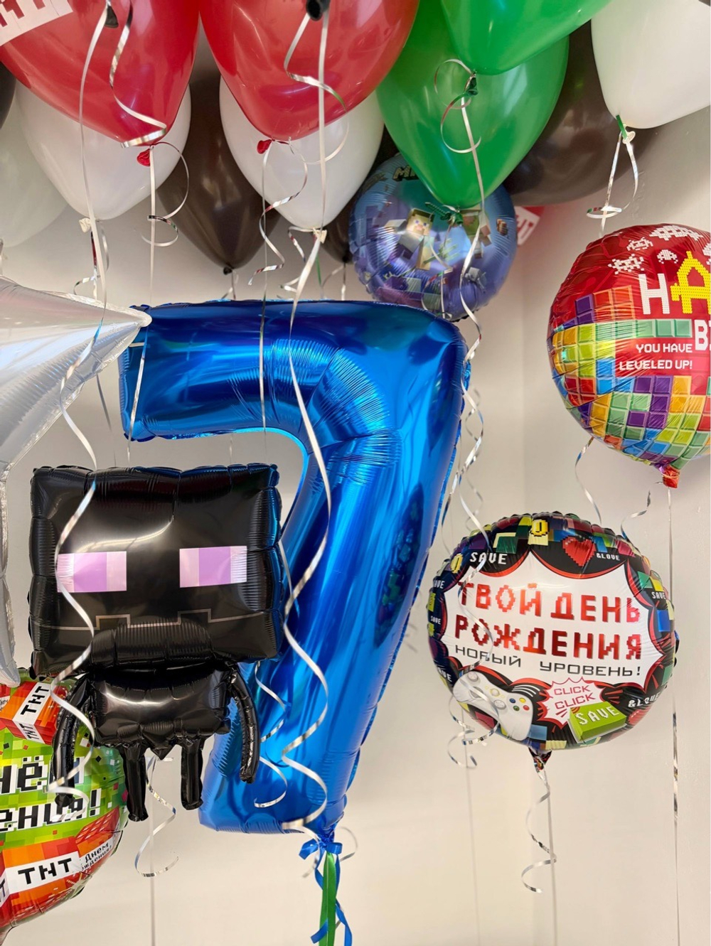 Воздушные гелиевые шарики с доставкой по Хабаровску Мафкрафт/Пиксели №5440