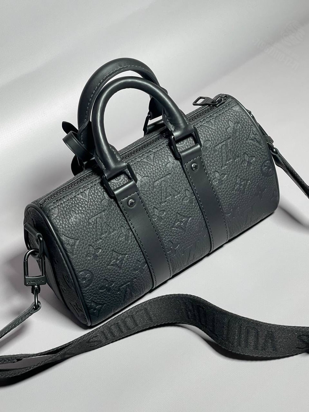 Сумка через плечо Louis Vuitton Keepall 25