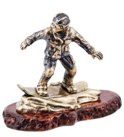 Народные промыслы AM-3987 Фигурка «Сноубордист» (латунь, янтарь)