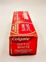Colgate Optic White Отбеливающая зубная паста для любителей кофе, чая и табака 75 мл