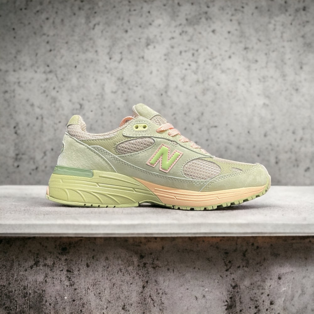 New Balance 993 • Light Green