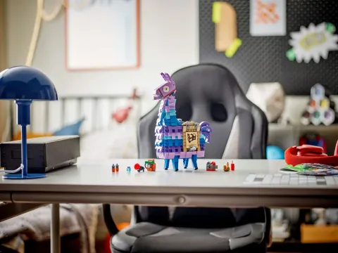 Конструктор LEGO Fortnite 77071 Подставка Лама