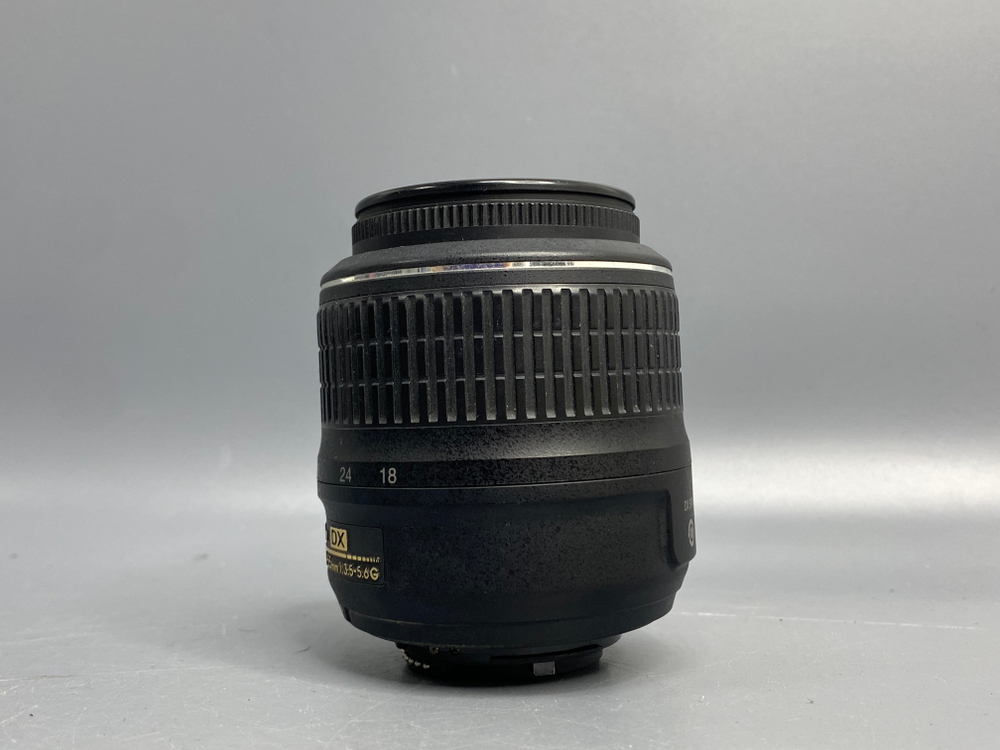 Nikon D3200 kit 18-55mm 3.5-5.6G VR 13.000 кадров