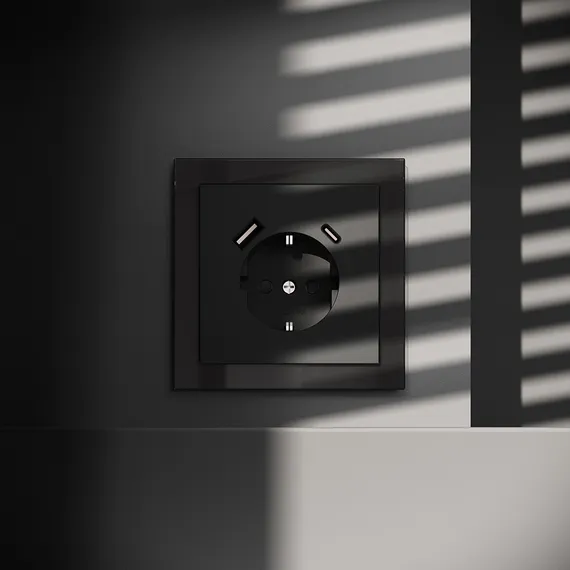 Накладка для розетки с заземлением и защитными шторками, с USB A+C Voltum S70 Черный VLS001008