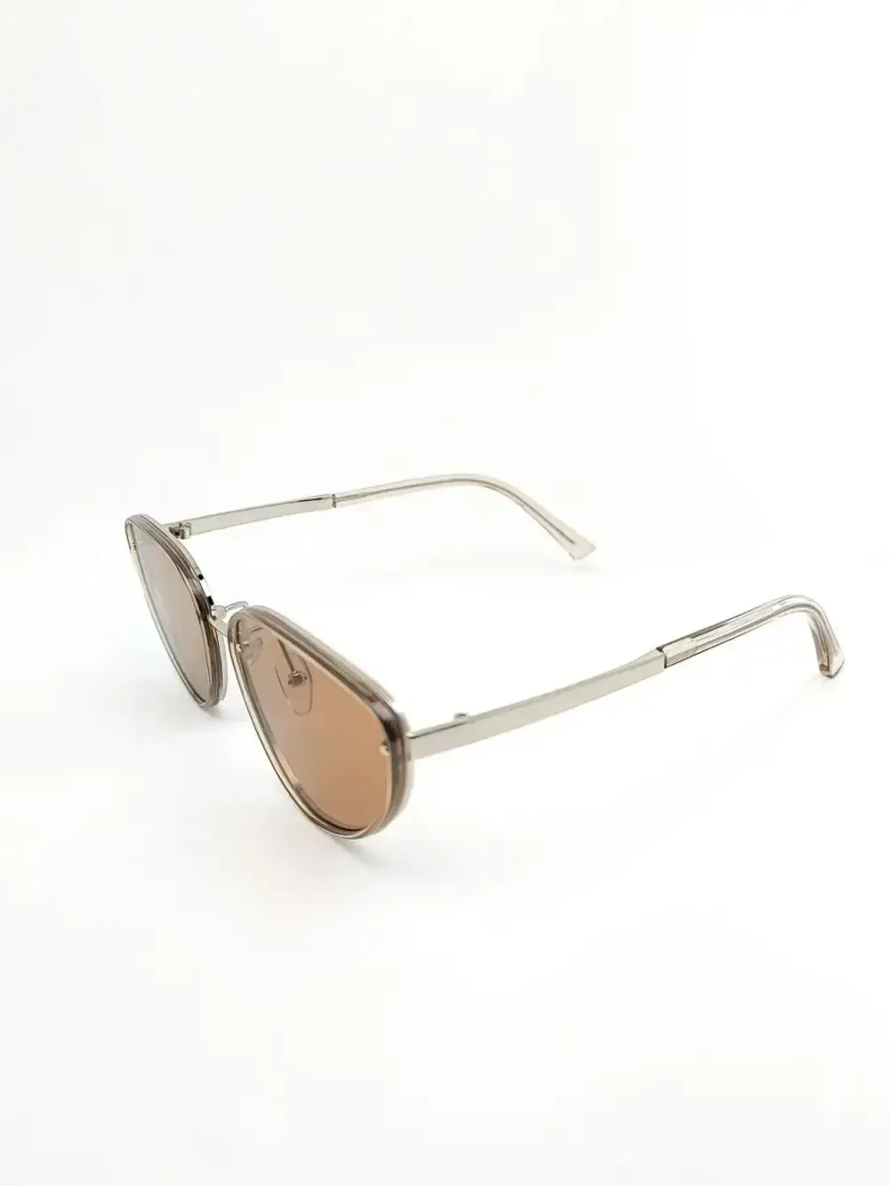 Очки солнцезащитные