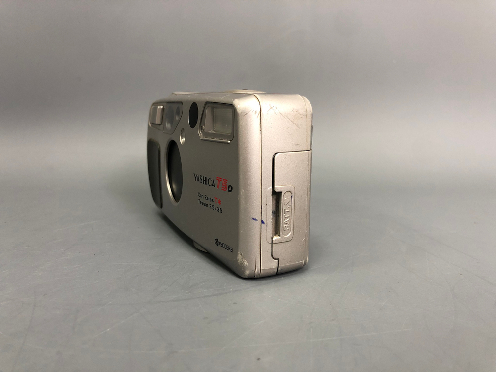 Yashica T5D
