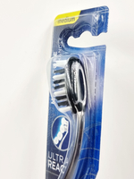 Зубная щетка Pepsodent Ultra Reach medium (черная) 1 шт (Из Финляндии)