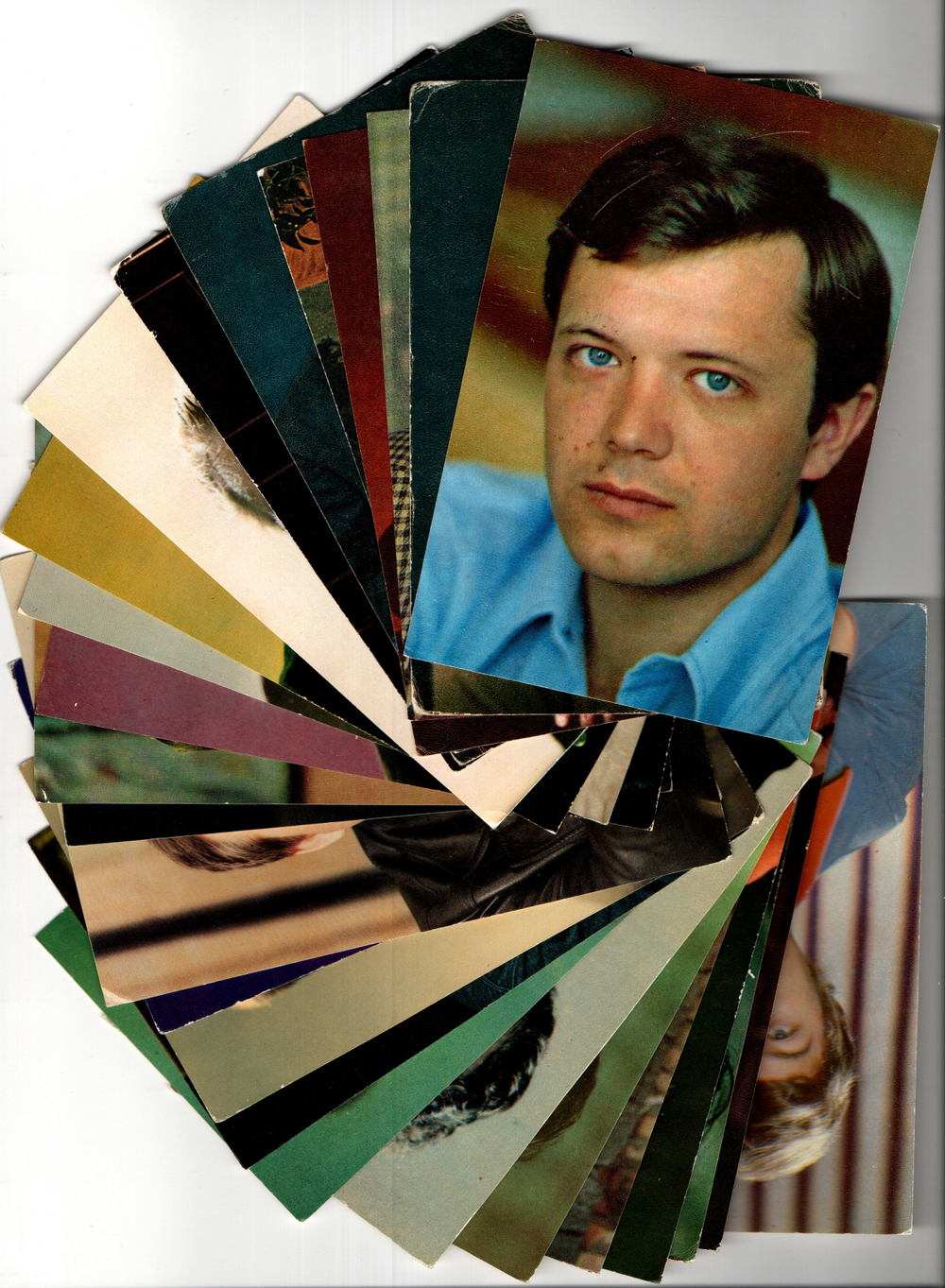 №116 Открытки Артисты и актёры СССР 1970–1980-е г. 25 штук. Цветные, чистые, без повторов