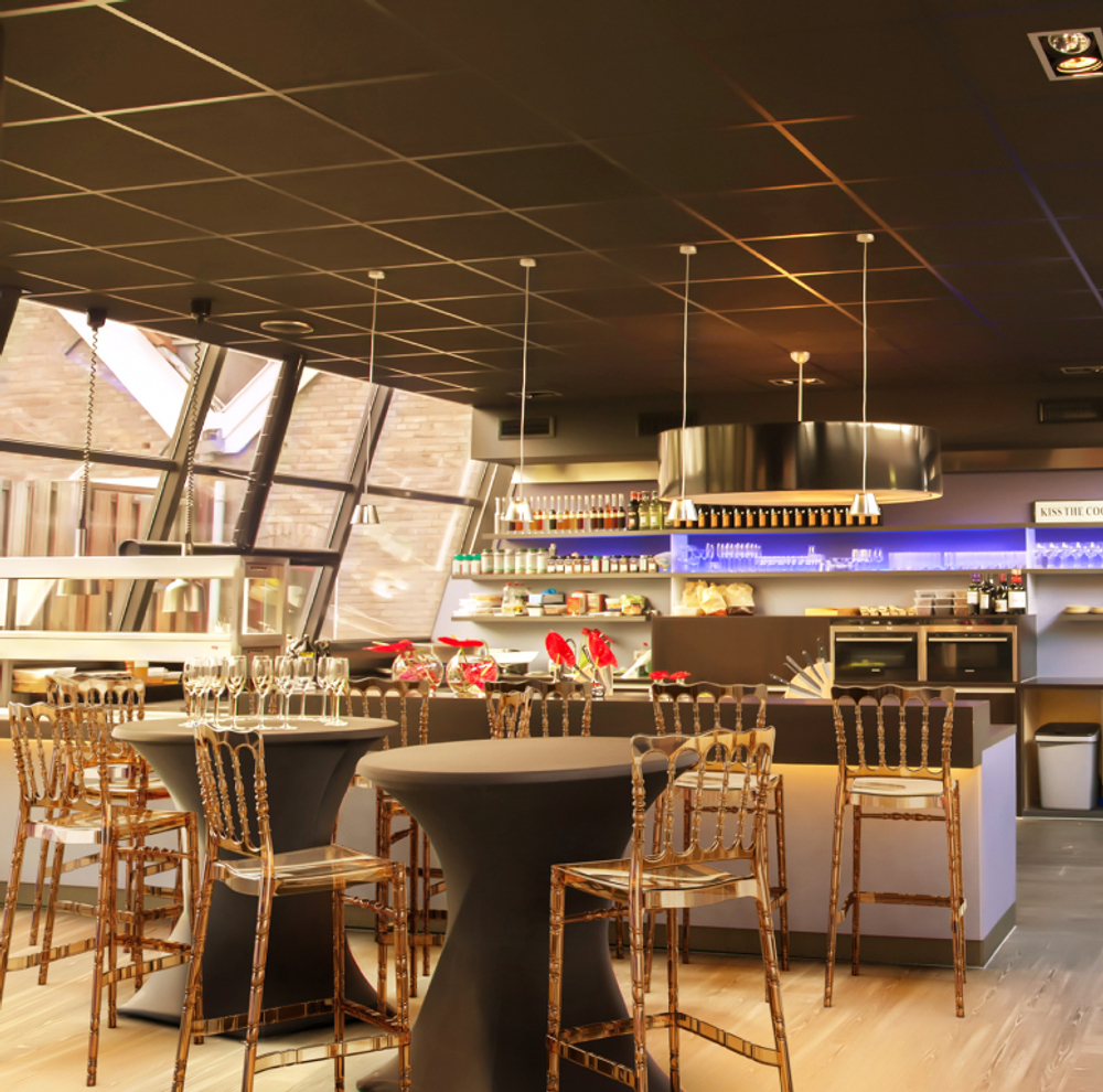 Стул прозрачный барный Siesta Contract Opera Bar 75, янтарный