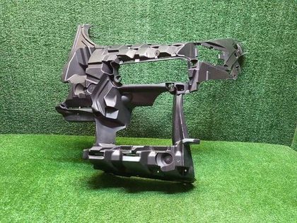 Кронштейн бампера левый BMW X5 G05 (18-23)