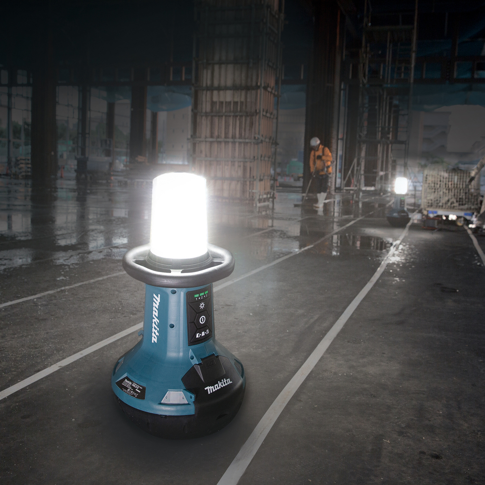 Стационарный фонарь Makita DML810