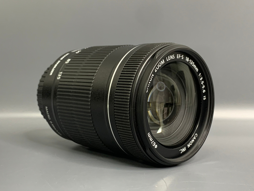 Canon EF-S 18-135mm 3.5-5.6 IS