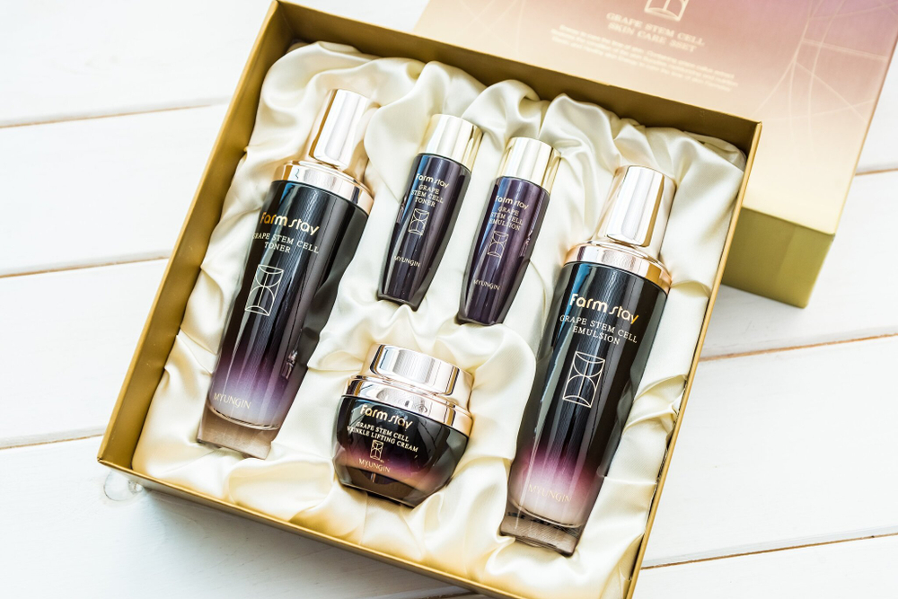 Farm Stay Grape Stem Cell Skin Care 3 Set антивозрастной бьюти - набор по уходу за кожей на основе стволовых клеток винограда