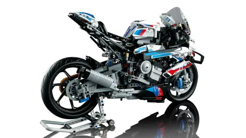 Конструктор LEGO Technic 42130 BMW M 1000 RR