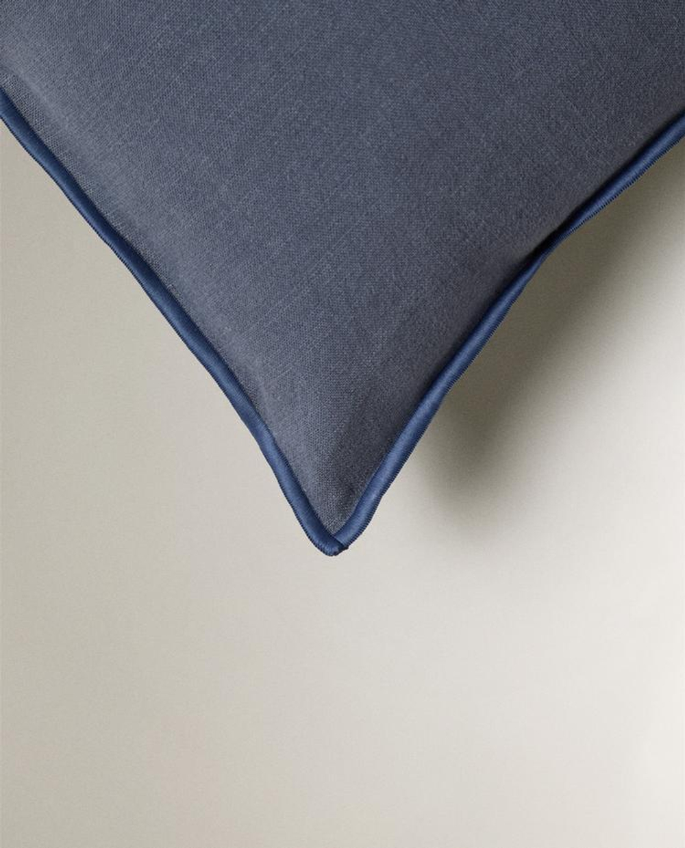 ZARA HOME ОДНОТОННАЯ НАВОЛОЧКА ДЛЯ ДЕКОРАТИВНОЙ ПОДУШКИ, СВЕТЛО-СИНИЙ