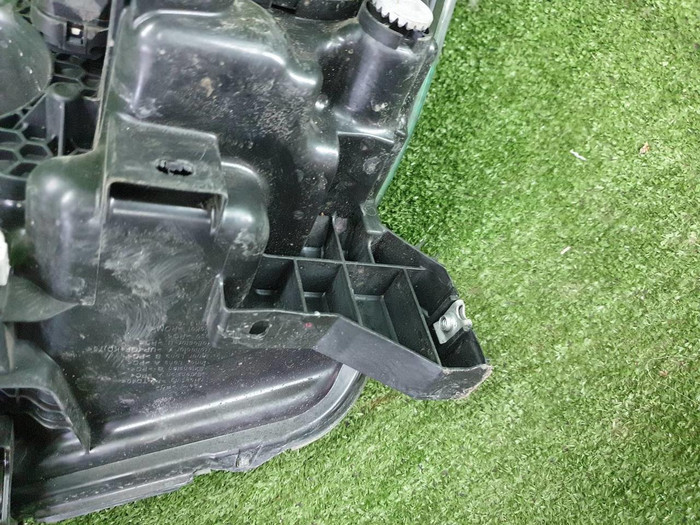 Фара правая Nissan Qashqai 2 j11 (17-23) галоген