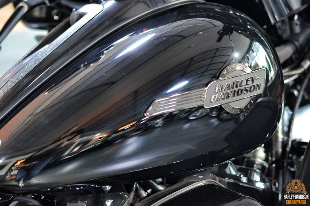Ultra Limited, Harley-Davidson (FLHTK), 2023 Black Option