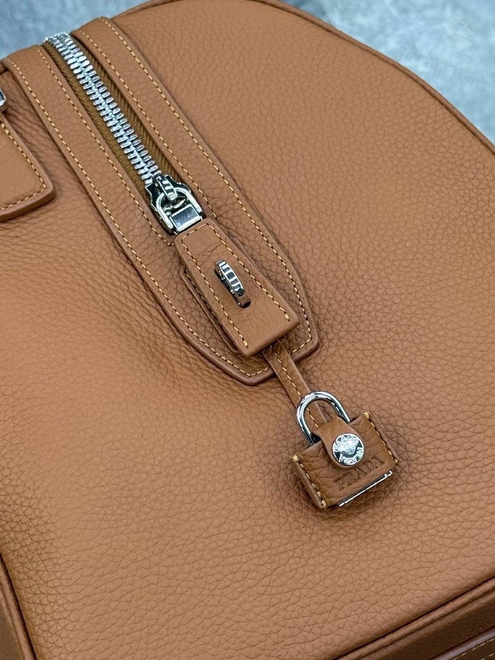 Дорожная сумка Prada