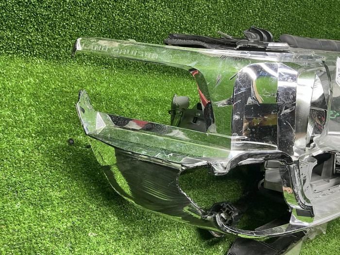 Битая Фара правая Land Cruiser 200 (15-21) LED