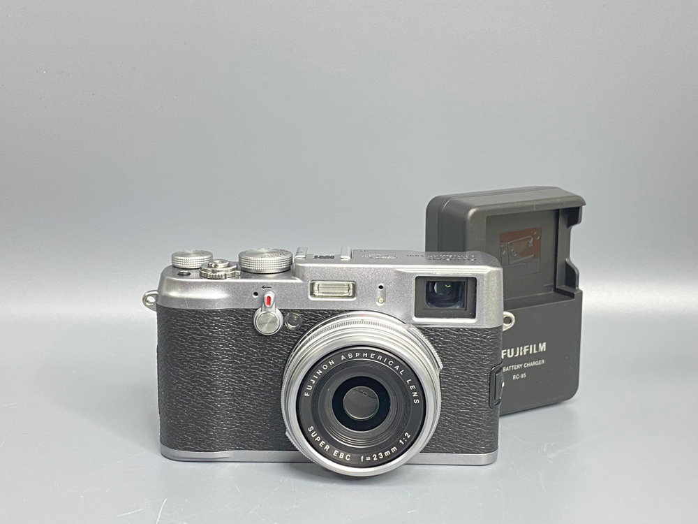 FujiFilm X100