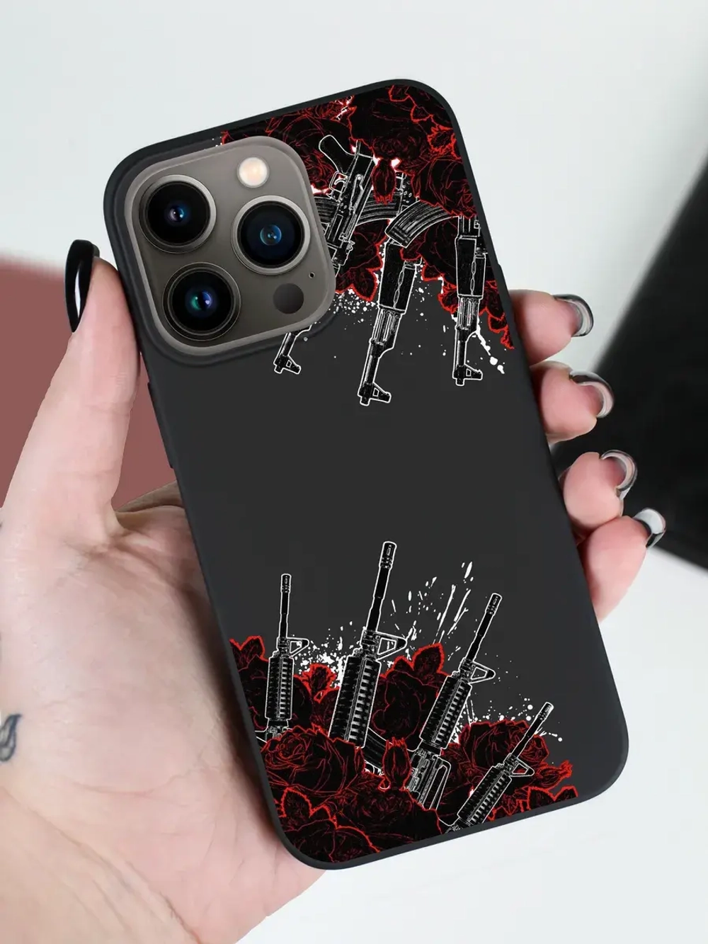 Чехол на iPhone 15 Pro с принтом
