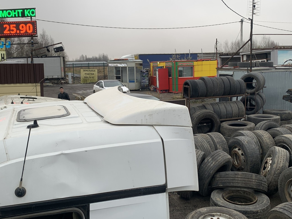 Спойлер кабины верхний 2020г.