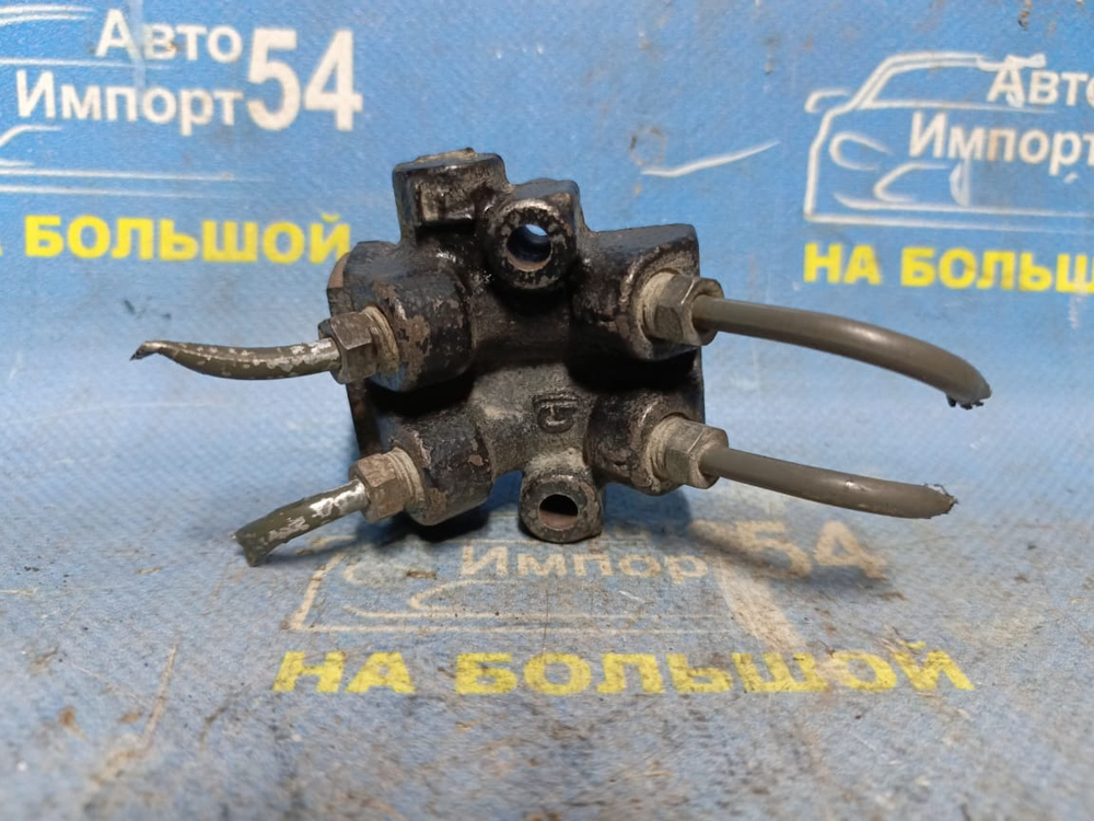 Распределитель тормозной MAZDA CAPELLA 1998