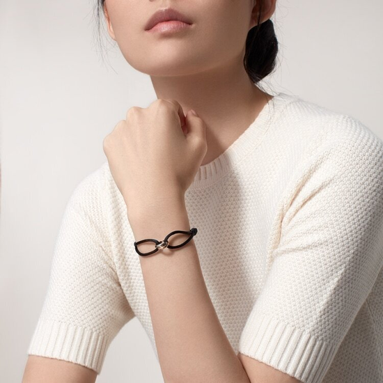 Браслет Cartier Trinity на шнурке