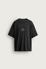 ФУТБОЛКА СВОБОДНОГО КРОЯ С ЭФФЕКТОМ ПОТЕРТОСТИ И НАДПИСЬЮ — ZARA