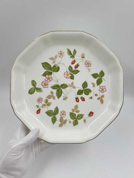 Блюдо 24,5см Wedgwood, Wild Strawberry